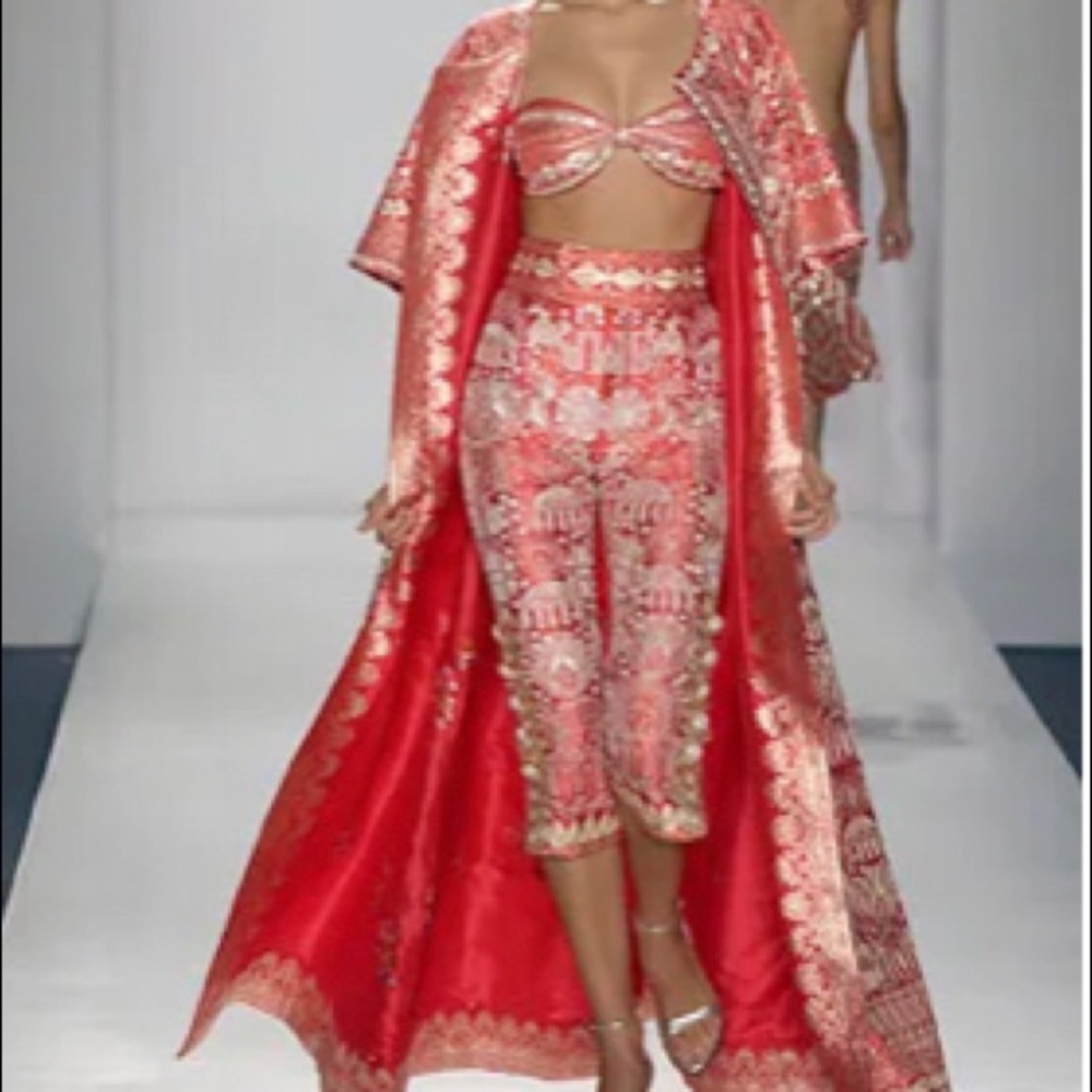 Naeem Khan set of 2: bustier and pants. 2008 runway collection